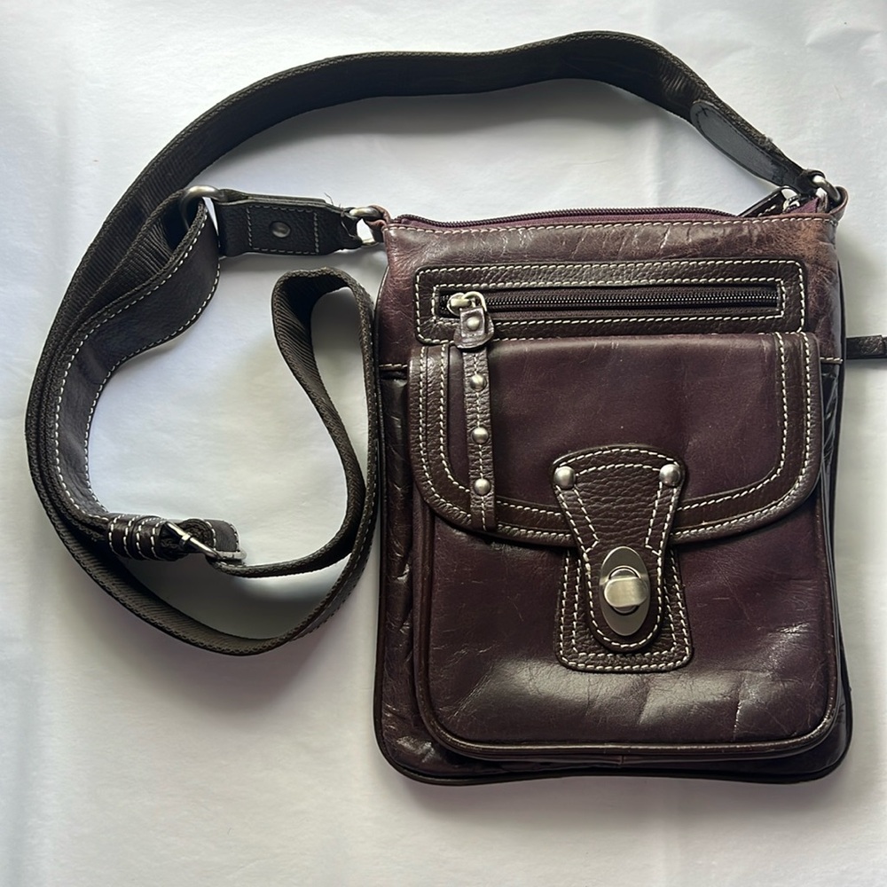 Danier Vintage Crossbody Bag Purse Turn Lock Distressed Leather Plum Brown